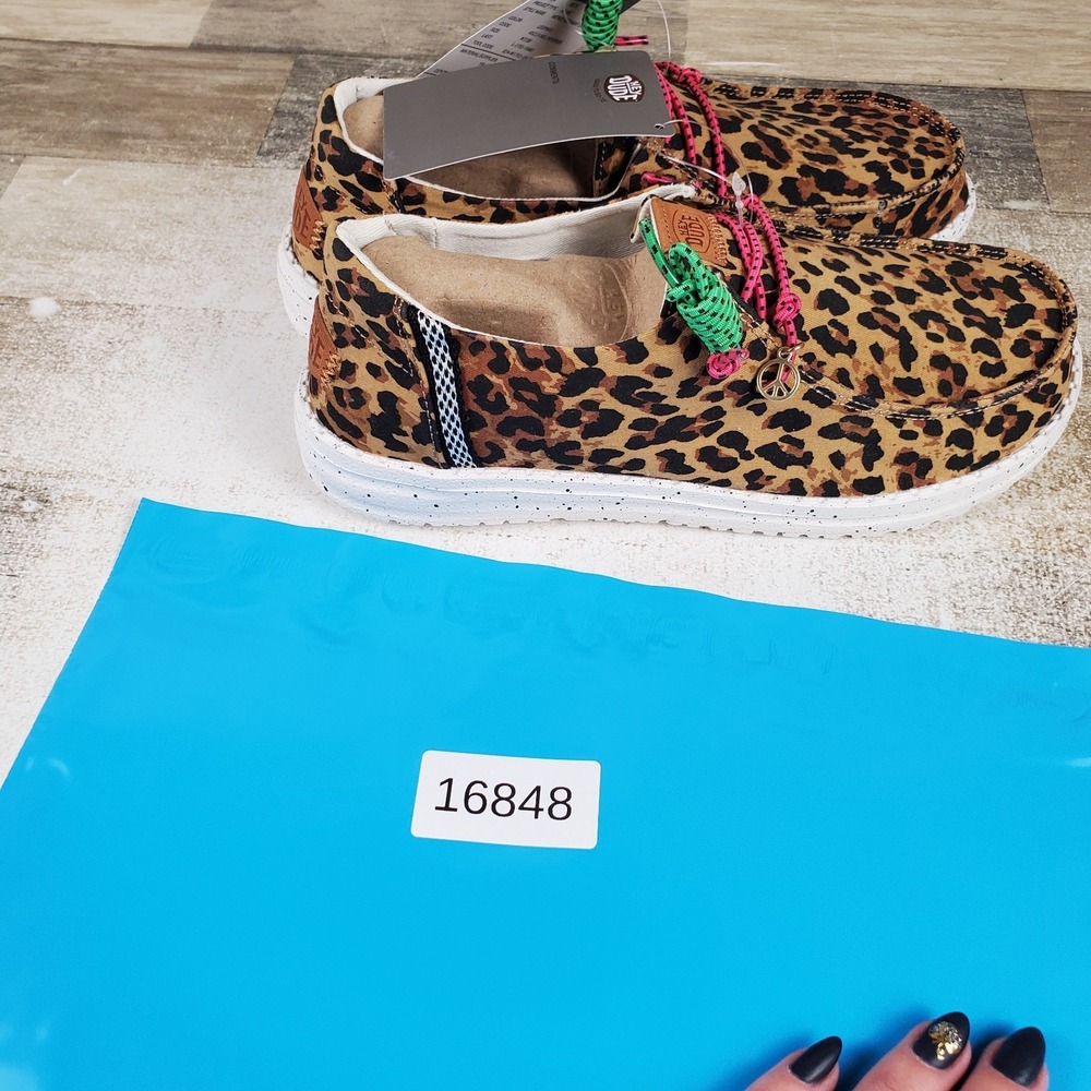 Hey Dude Wendy Getaway Lace Womens Loafer Shoes Sz 7 Leopard Slip On Comfort - Picture 10 of 10